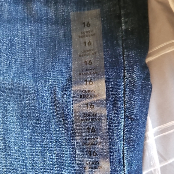 NWT AE JEANS CURBY - Picture 3 of 4